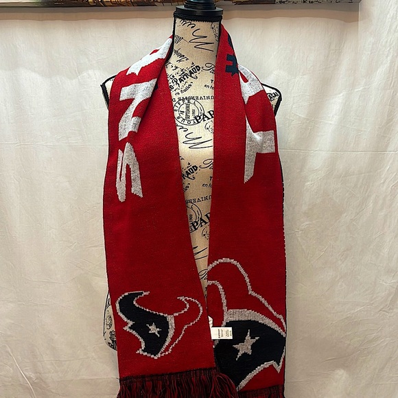 Men or Women’s New Reversible RED and BLUE Houston Texans Scarf - Picture 3 of 4